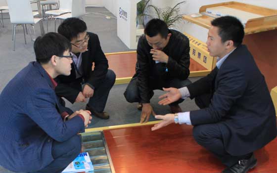 安邦集團參加中國（北京）國際供熱通風(fēng)空調(diào)、衛(wèi)生潔具及城建設(shè)備與技術(shù)展會現(xiàn)場(圖8)