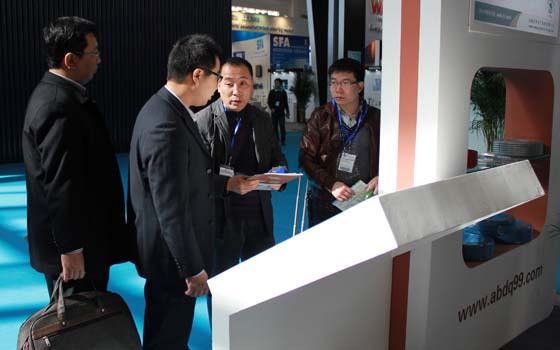 安邦集團參加中國（北京）國際供熱通風(fēng)空調(diào)、衛(wèi)生潔具及城建設(shè)備與技術(shù)展會現(xiàn)場(圖5)