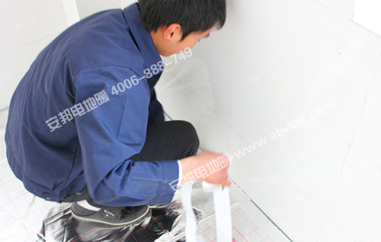 鋪設(shè)安邦地暖專(zhuān)用反射膜